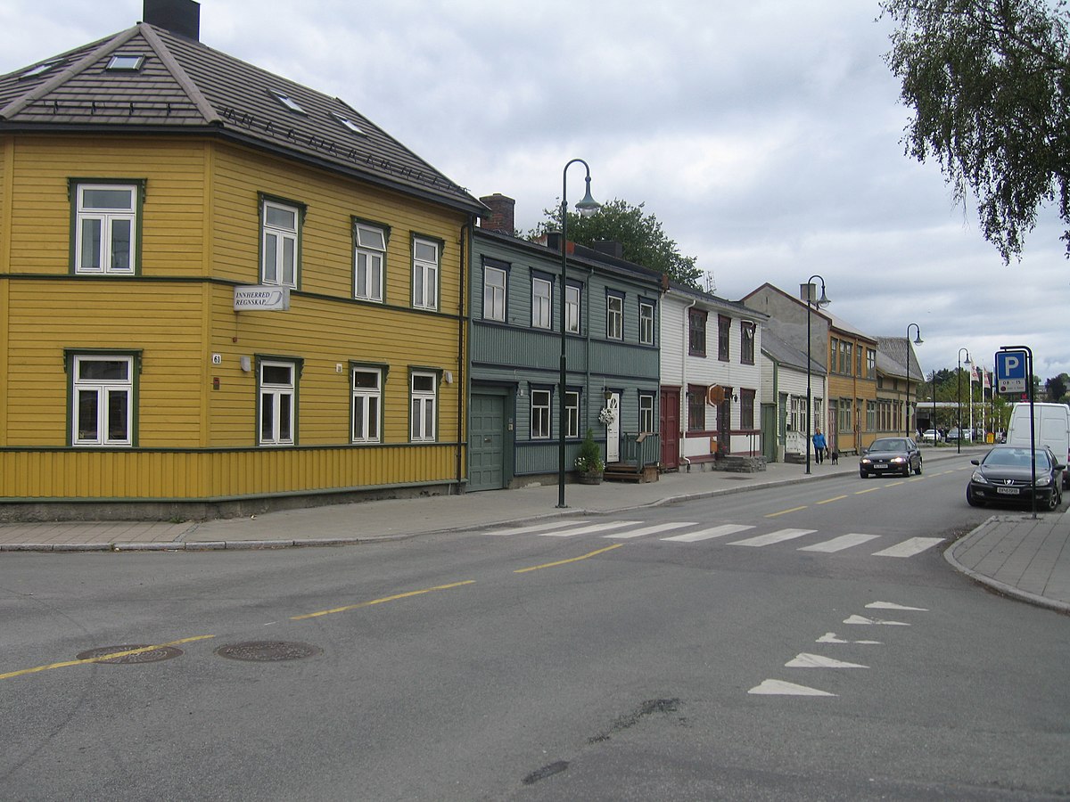 Photo: "Kirkegata i Levanger" by Bent Sigmund Olsen from Bergen, Norway is licensed under CC BY-SA 2.0.